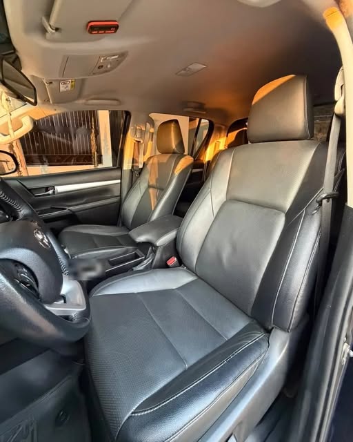 TOYOTA HILUX SRX PLUS - Imagem 8