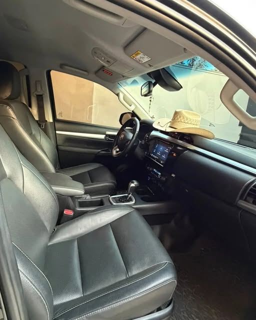 TOYOTA HILUX SRX PLUS - Imagem 9