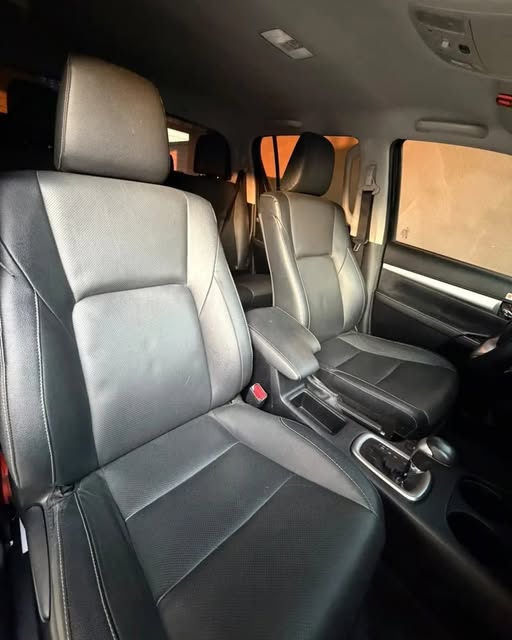 TOYOTA HILUX SRX PLUS - Imagem 10