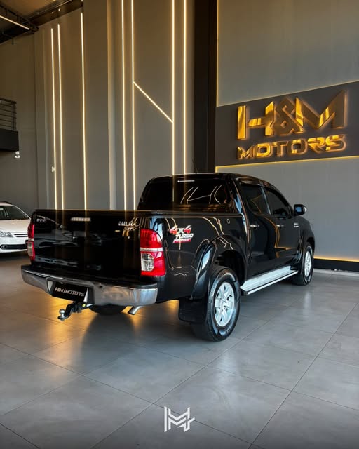 TOYOTA HILUX SRV - Imagem 2