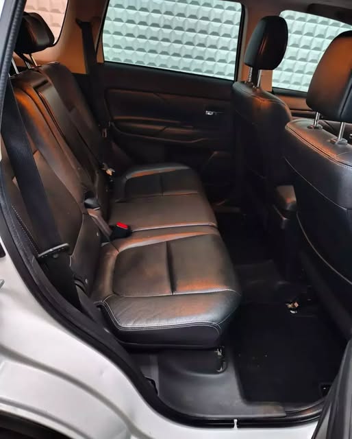 MITSUBISHI OUTLANDER - Imagem 5