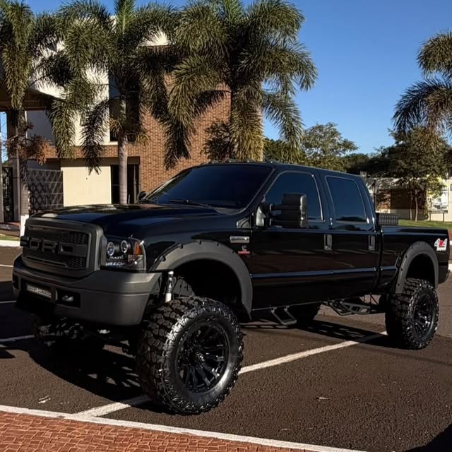 FORD F-250 XLT SUPER DUTY - Imagem 1