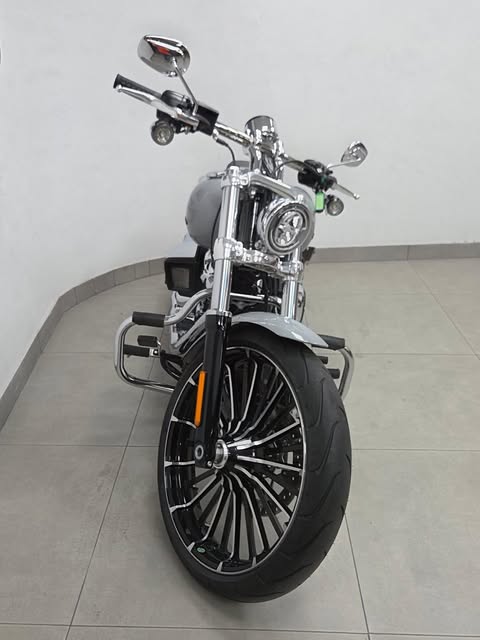 HARLEY-DAVIDSON SOFTAIL BREAKOUT - Imagem 9