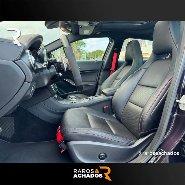 MERCEDES-BENZ GLA 45 AMG - Imagem 12