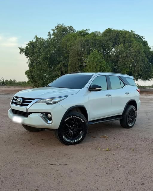 TOYOTA HILUX SRX - Imagem 1