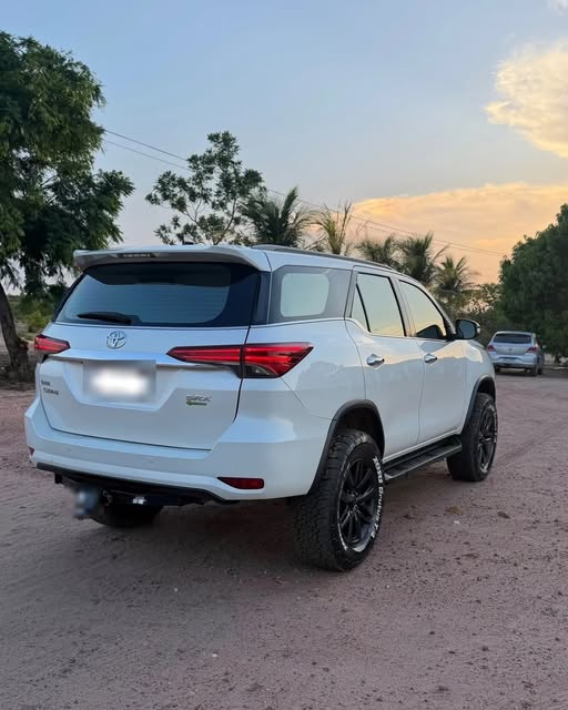 TOYOTA HILUX SRX - Imagem 4
