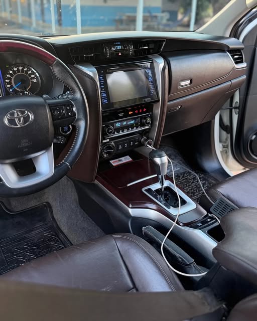 TOYOTA HILUX SRX - Imagem 7