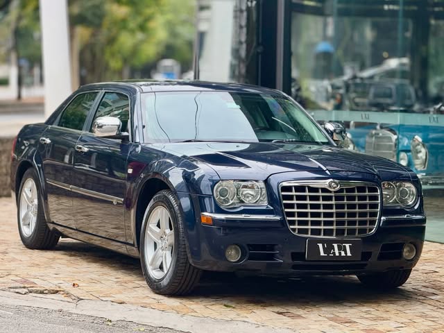 CHRYSLER 300 - Imagem 3