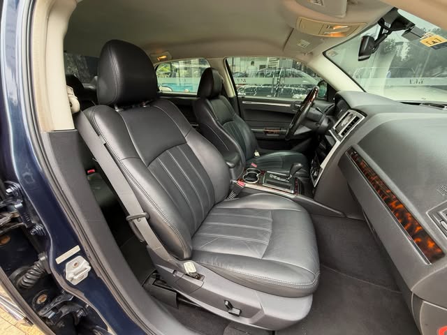 CHRYSLER 300 - Imagem 9