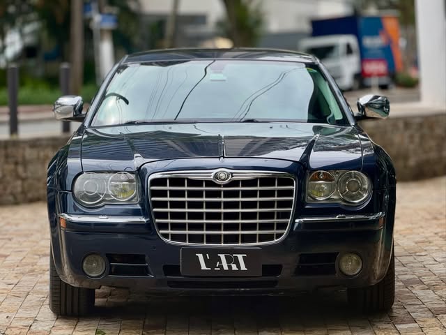 CHRYSLER 300 - Imagem 10