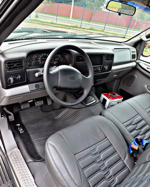 FORD F-250 XL-L - Imagem 4