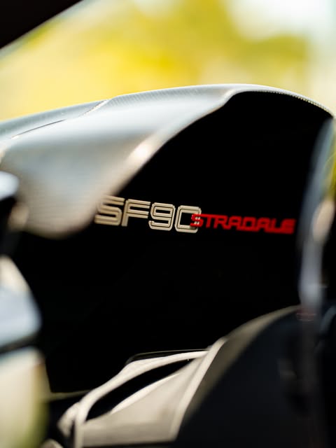 FERRARI SF90 STRADALE - Imagem 2
