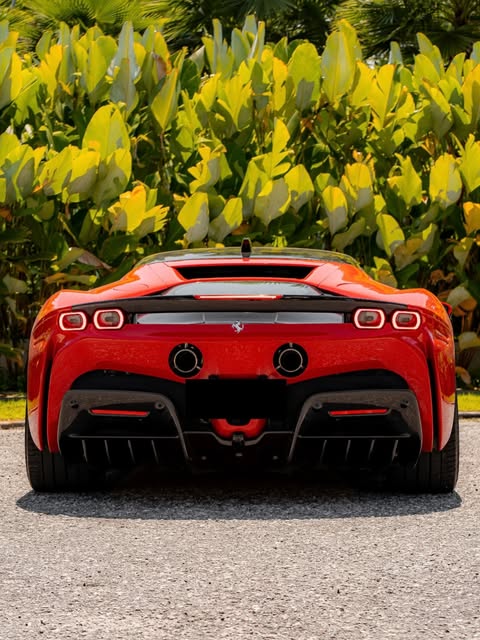 FERRARI SF90 STRADALE - Imagem 17
