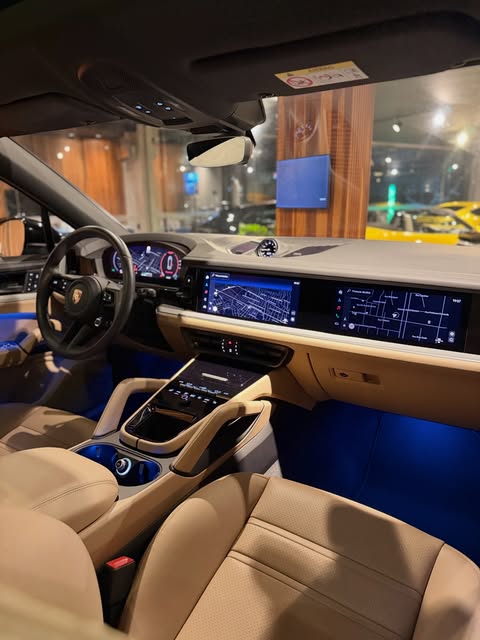 PORSCHE CAYENNE S E-HYBRID - Imagem 11