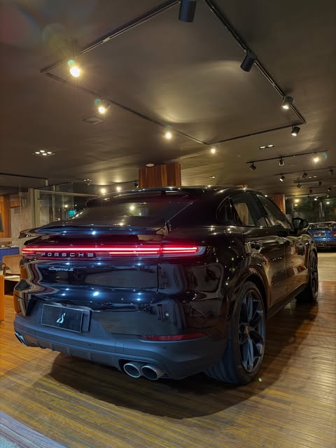 PORSCHE CAYENNE S E-HYBRID - Imagem 15