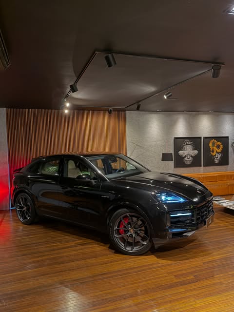 PORSCHE CAYENNE S E-HYBRID - Imagem 20