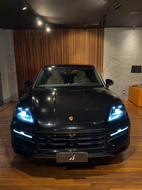 PORSCHE CAYENNE S E-HYBRID - Imagem 6