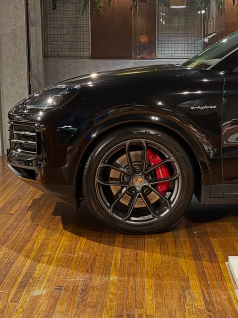 PORSCHE CAYENNE S E-HYBRID - Imagem 7