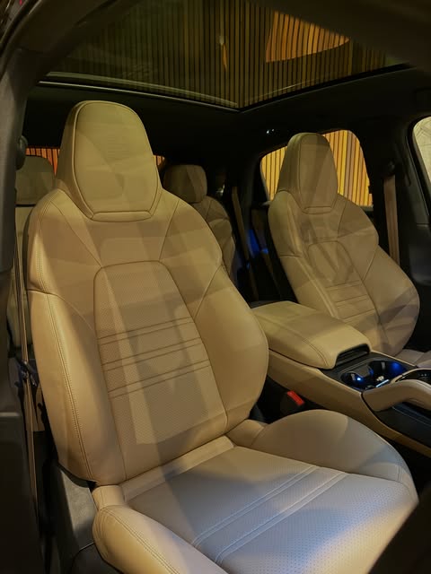 PORSCHE CAYENNE S E-HYBRID - Imagem 8