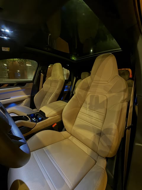 PORSCHE CAYENNE S E-HYBRID - Imagem 9