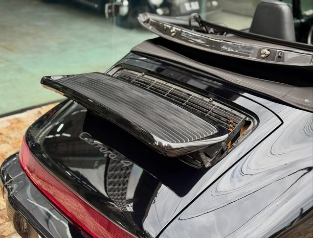 PORSCHE 911 CARRERA 4 CABRIOLET - Imagem 11