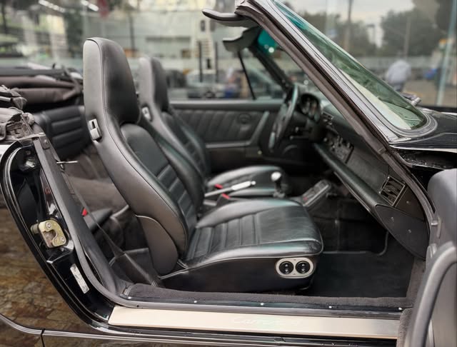 PORSCHE 911 CARRERA 4 CABRIOLET - Imagem 13