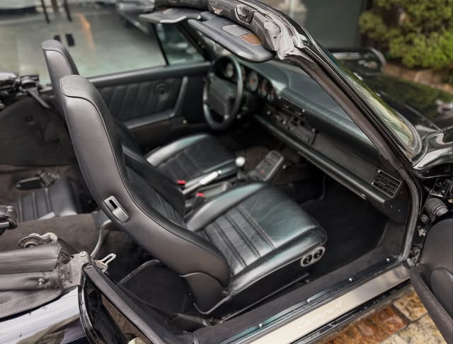 PORSCHE 911 CARRERA 4 CABRIOLET - Imagem 14