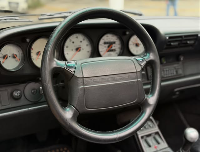 PORSCHE 911 CARRERA 4 CABRIOLET - Imagem 16