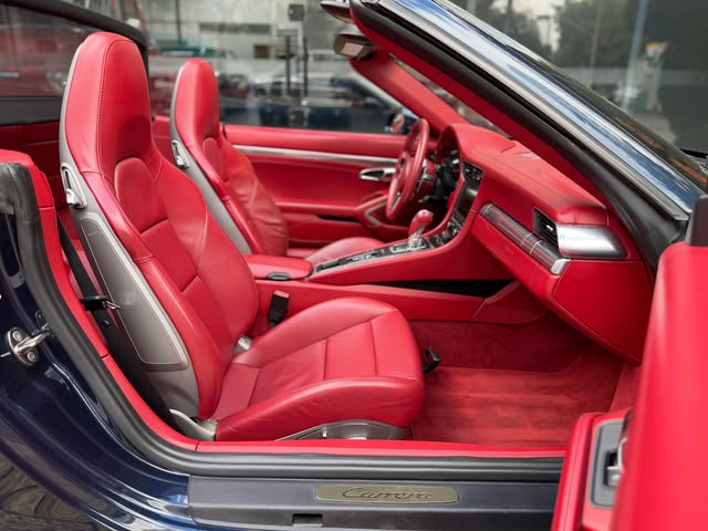 PORSCHE 911 CARRERA CABRIOLET - Imagem 12
