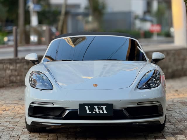 PORSCHE 718 BOXSTER - Imagem 4