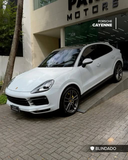 PORSCHE CAYENNE COUPÉ - Imagem 1