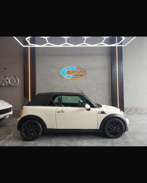 MINI COOPER JCW CABRIO - Imagem 12