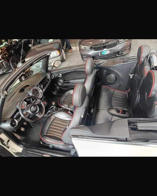 MINI COOPER JCW CABRIO - Imagem 7