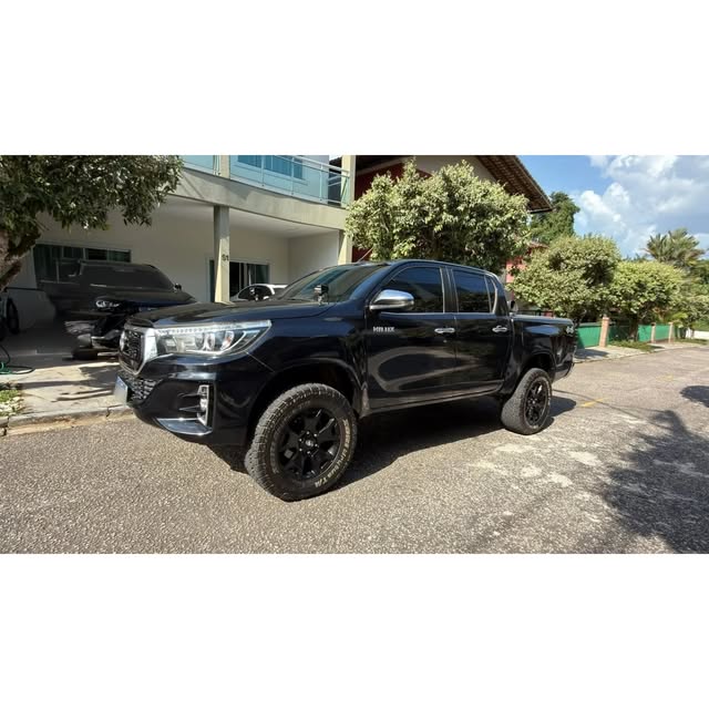TOYOTA HILUX SRX - Imagem 3