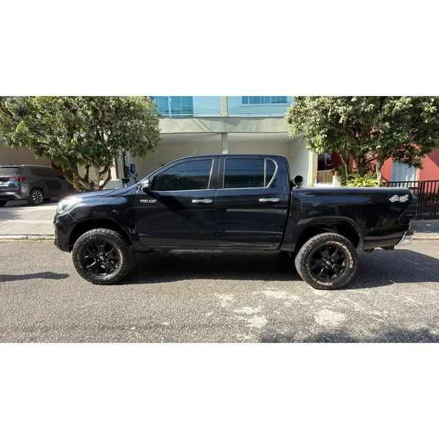 TOYOTA HILUX SRX - Imagem 4