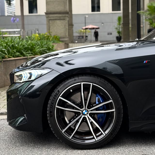 BMW 320I M SPORT - Imagem 13