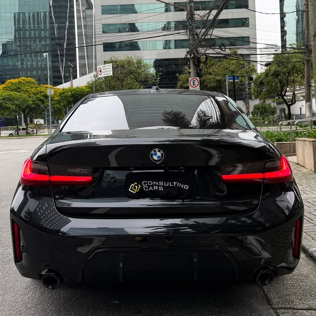 BMW 320I M SPORT - Imagem 15