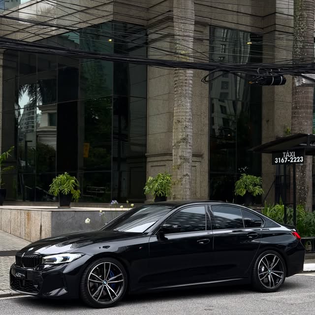 BMW 320I M SPORT - Imagem 7
