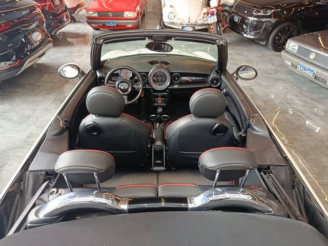 MINI COOPER JCW CABRIO - Imagem 12