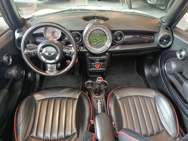 MINI COOPER JCW CABRIO - Imagem 14