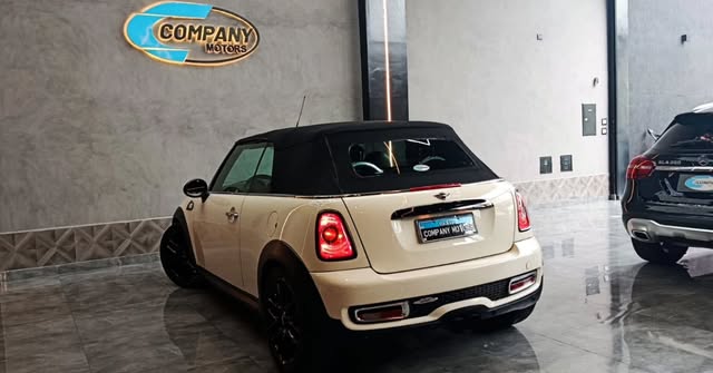 MINI COOPER JCW CABRIO - Imagem 5