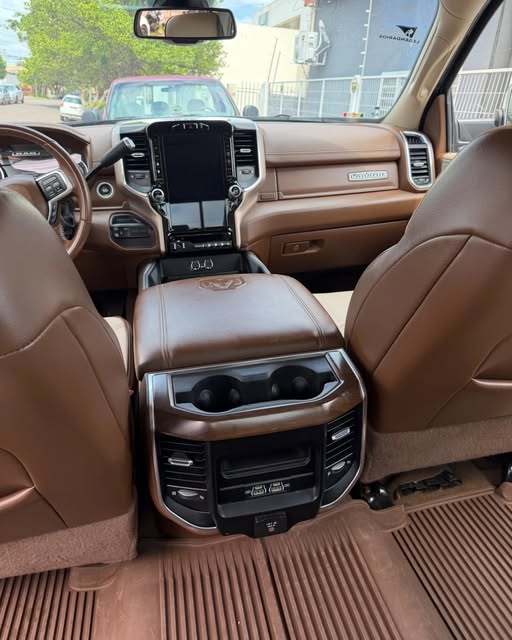 RAM 2500 LARAMIE - Imagem 7
