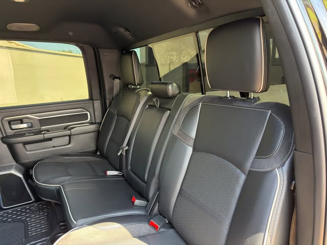 RAM 2500 NIGHT EDITION - Imagem 10