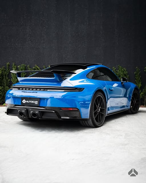 PORSCHE 911 GTS - Imagem 3