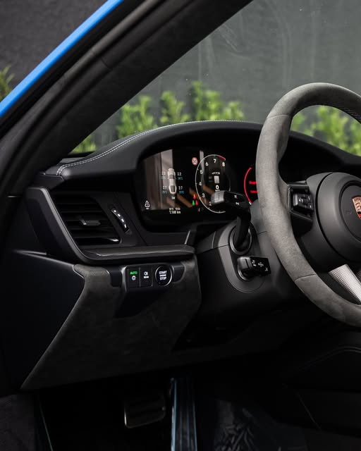 PORSCHE 911 GTS - Imagem 5