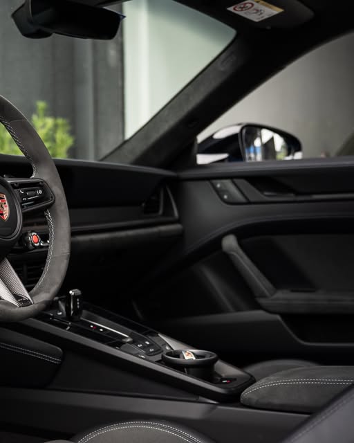 PORSCHE 911 GTS - Imagem 6
