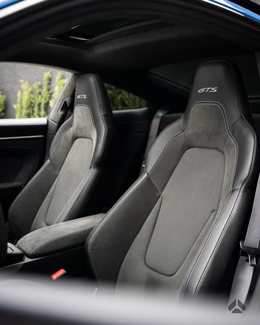 PORSCHE 911 GTS - Imagem 8