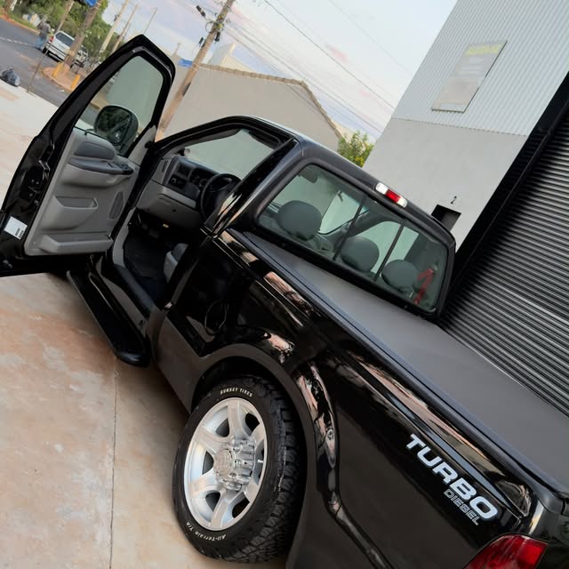FORD F-250 XLT-L - Imagem 14