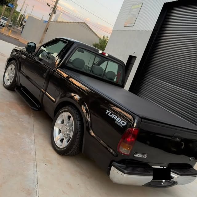FORD F-250 XLT-L - Imagem 5