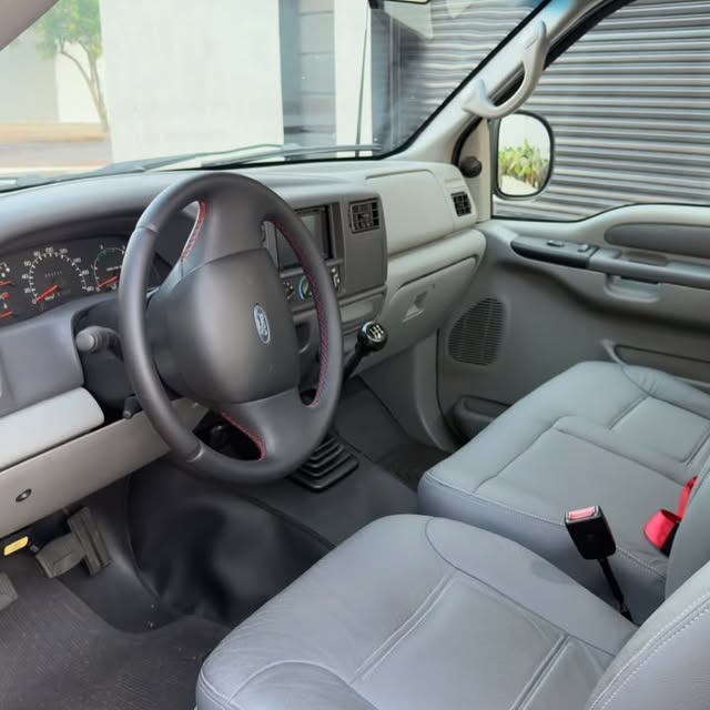 FORD F-250 XLT-L - Imagem 8